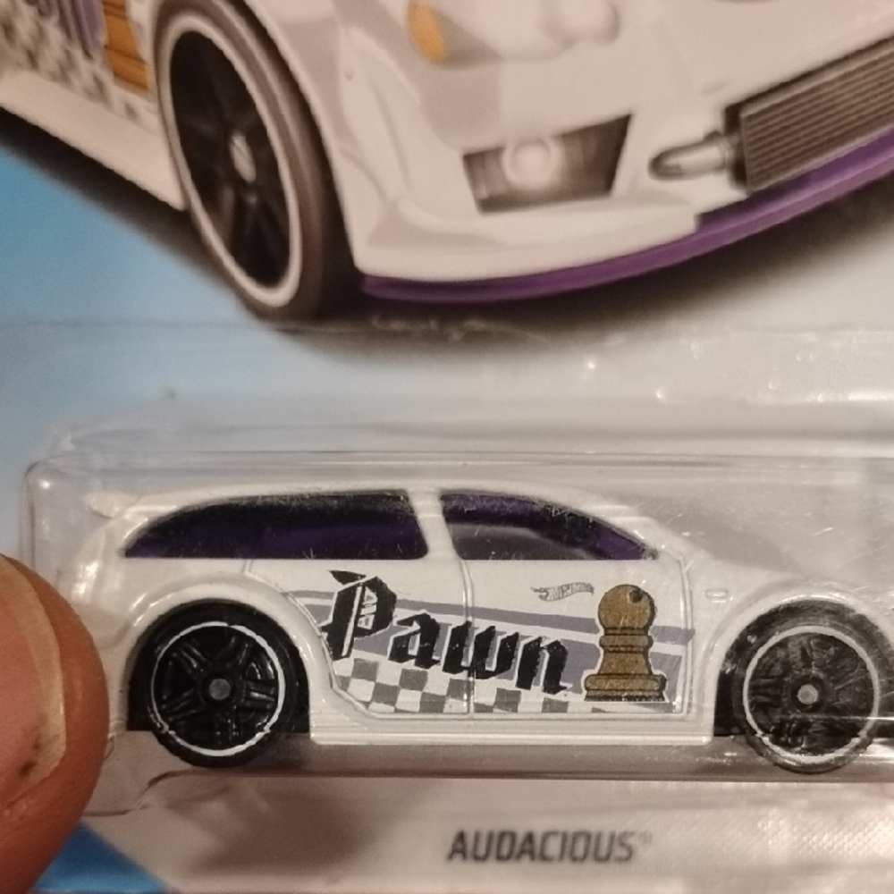 Mattel Hot Wheels Audacious White and Black Car - Picture 2 of 8